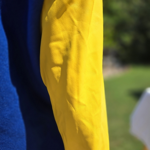 Archie Comics Jacket - Picture 7 of 9